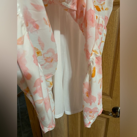 BNWT Floral Tiered Mini Dress - Picture 11 of 17